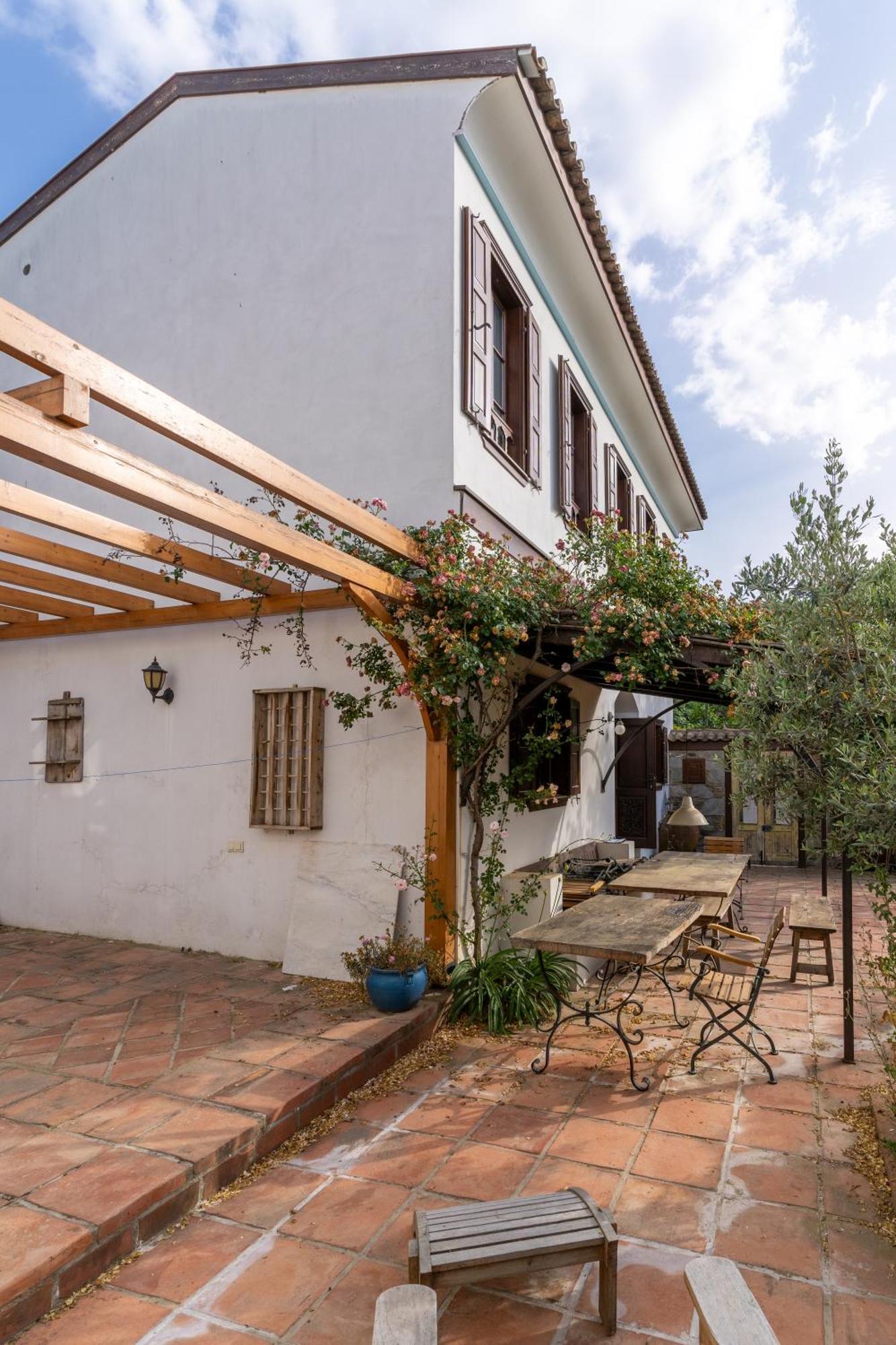 Nikbin Yamac Guest house